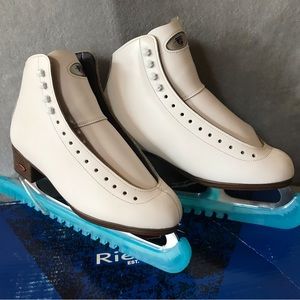 Riedell womens 121 Sapphire ice skates size 8W